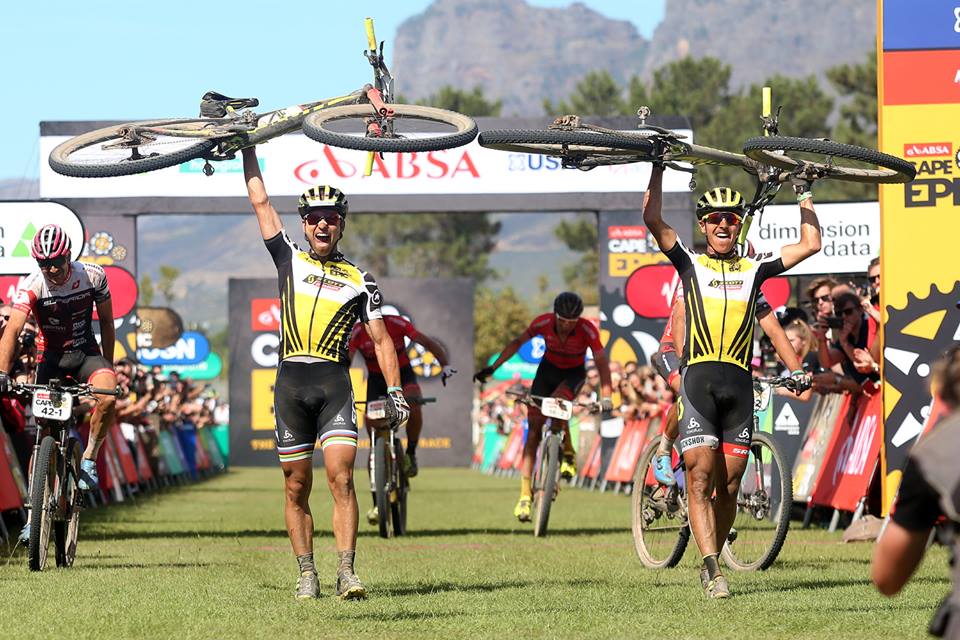 Nino Schurter e Matthias Stirnemann vincono la Cape Epic 2017
