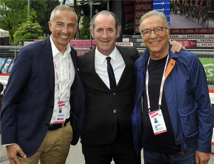 Nella foto da sx a dx: Moreno Nicoletti (Vice-Presidente comitato promotore candidatura Veneto2020), Luca Zaia (Presidente Regione Veneto) e Claudio Pasqualin (Presidente comitato promotore candidatura Veneto2020)