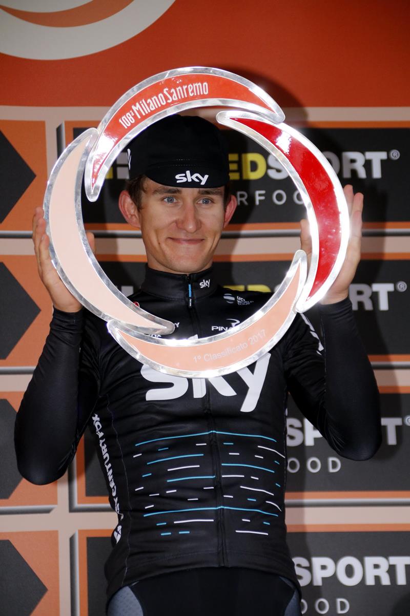 Michal Kwiatkowski festeggia la vittoria della Milano-Sanremo 2017