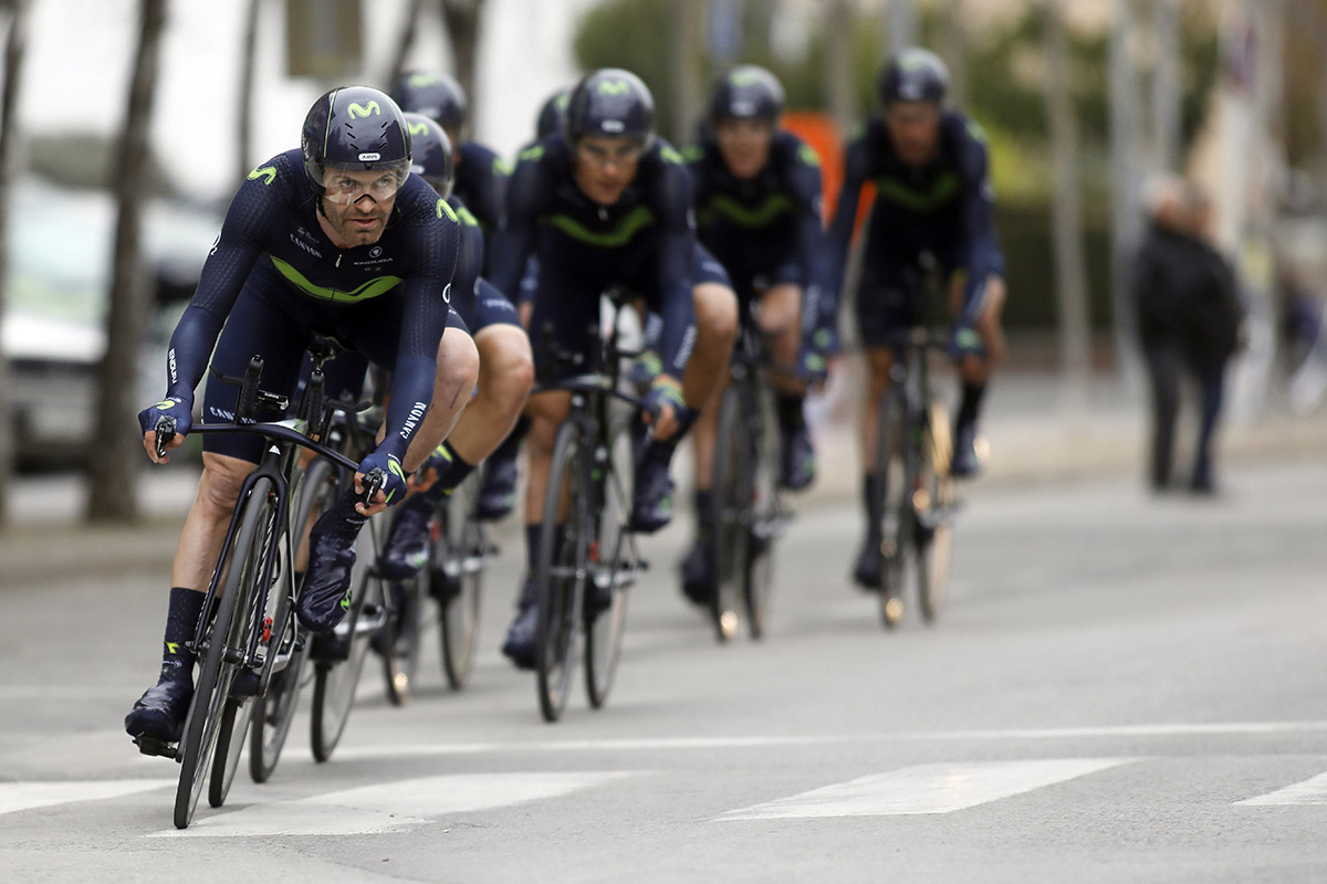 Il Movistar Team vince la cronosquadre della Volta a Catalunya 2017