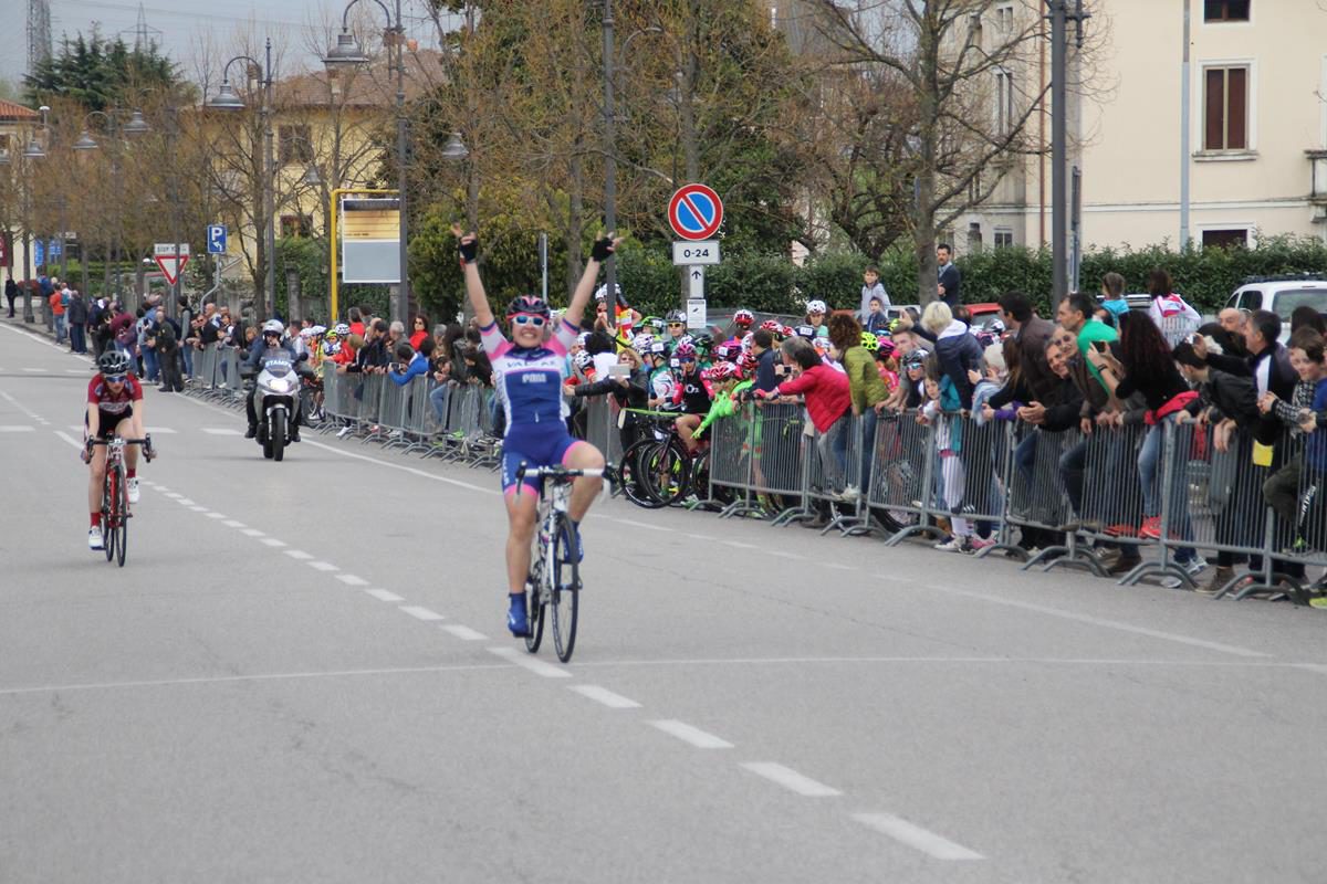 Emma Redaelli vince la gara Donne Esordienti di Montecchio Precalcino