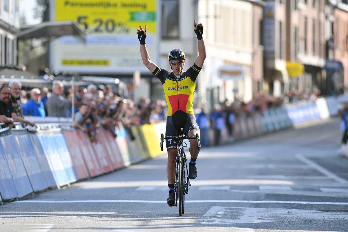 Philippe Gilbert vince la prima tappa della Tre Giorni di La Panne 2017 (foto Tim De Waele)