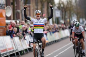 L'iridata Amalie Dideriksen vine la Ronde van Drenthe al femminile