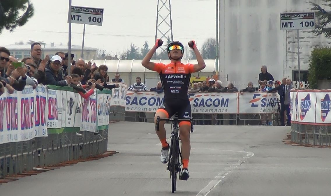 Luca Rastelli vince solitario il Gp OMVA di San Paolo d'Argon