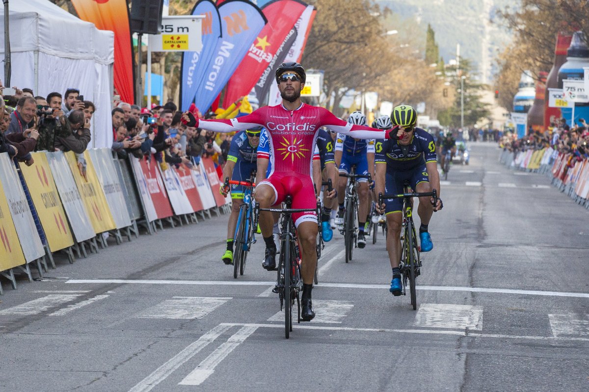 Nacer Bouhanni vince la quarta tappa della Volta a Catalunya 2017
