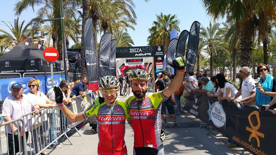 Johnny Cattaneo e Tony Longo vincono la prima tappa della Vuelta a Ibiza MTB