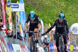 Geraint Thomas davanti al compagna Mikel Landa nella terza tappa del Tour of the Alps