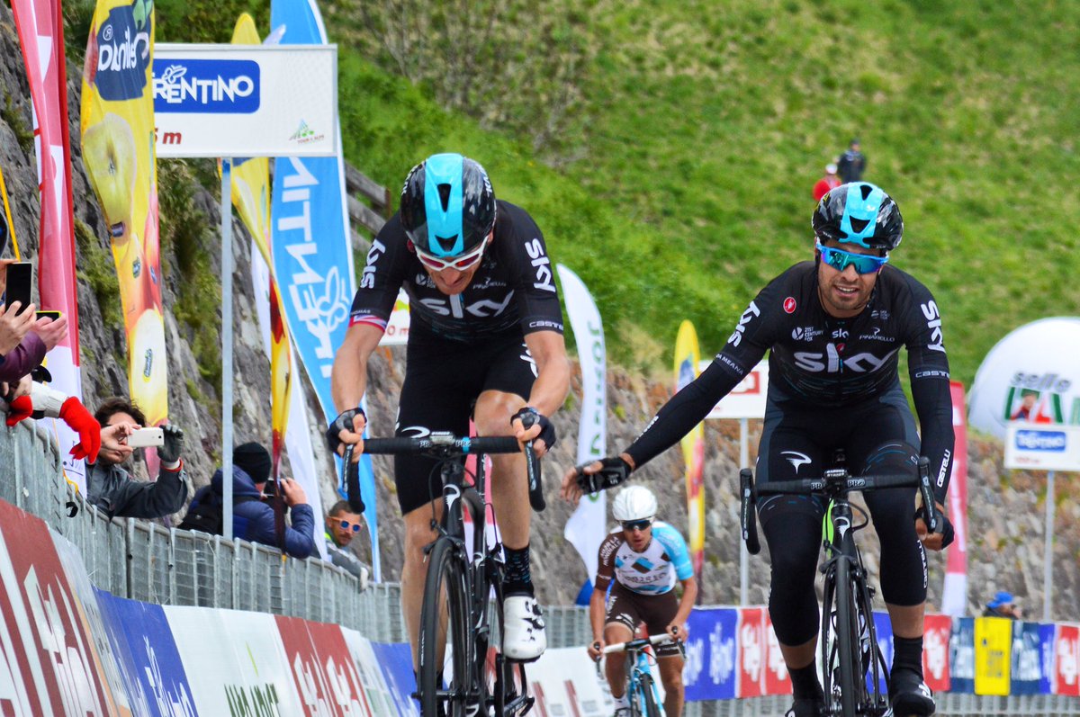 Geraint Thomas davanti al compagna Mikel Landa nella terza tappa del Tour of the Alps