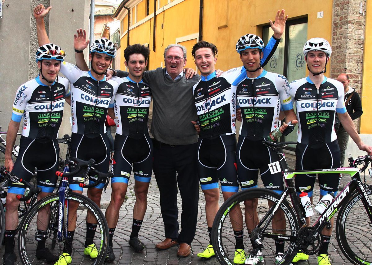 I ragazzi del Team Colpack in festa col presidente Beppe Colleoni