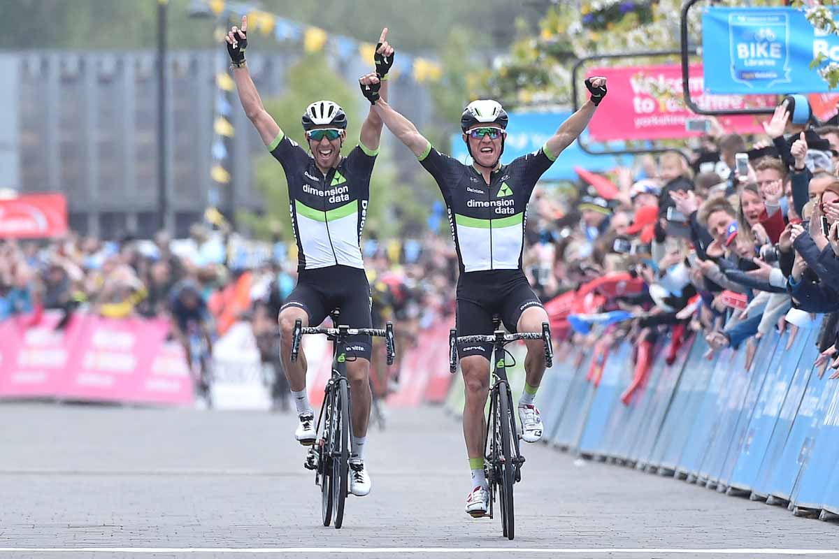 Serge Pauwels e Omar Fraile in parata nell'ultima tappa del Tour de Yorkshire 2017