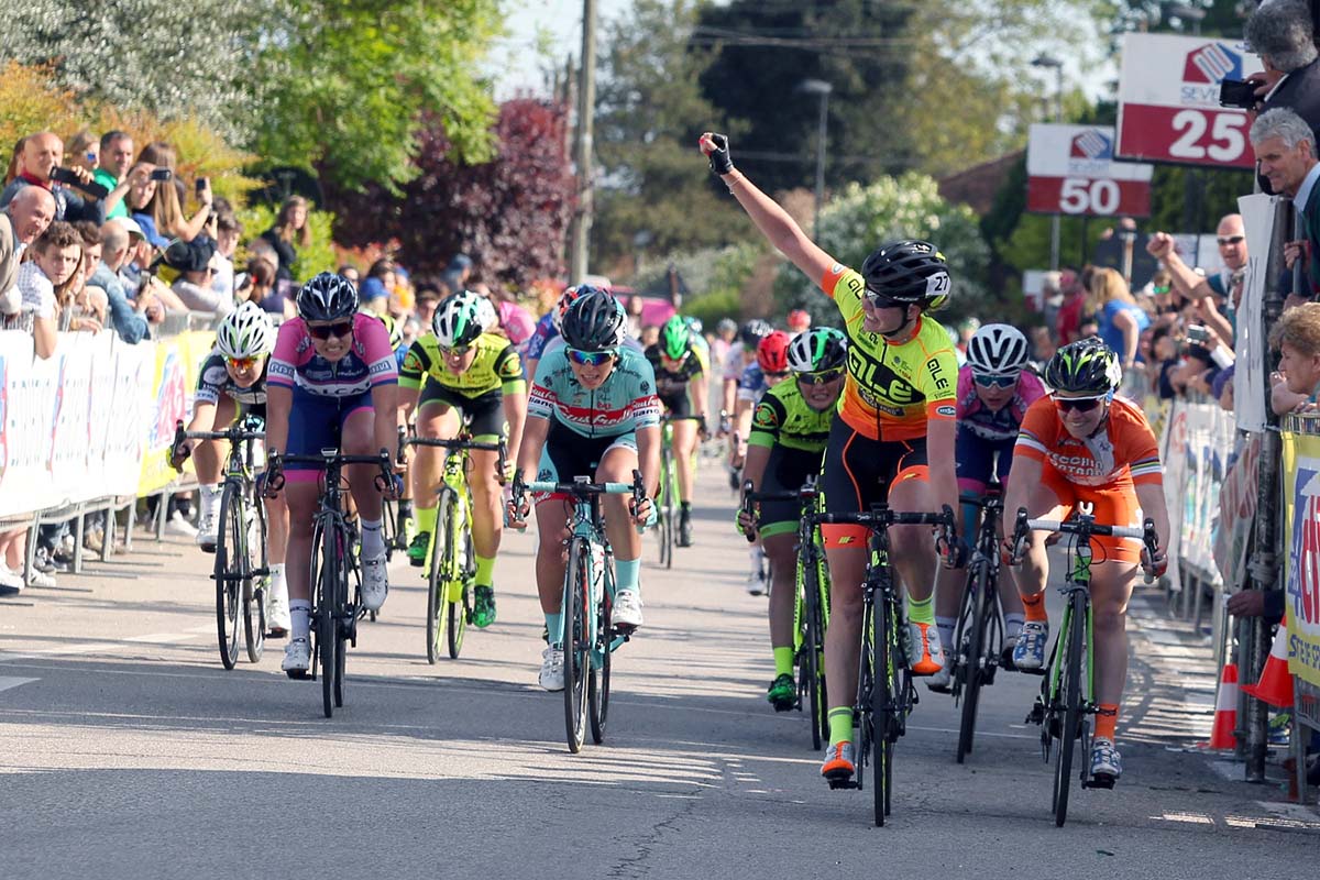 La vittoria di Martina Alzini nella gara Donne Open di Schiavonia d'Este