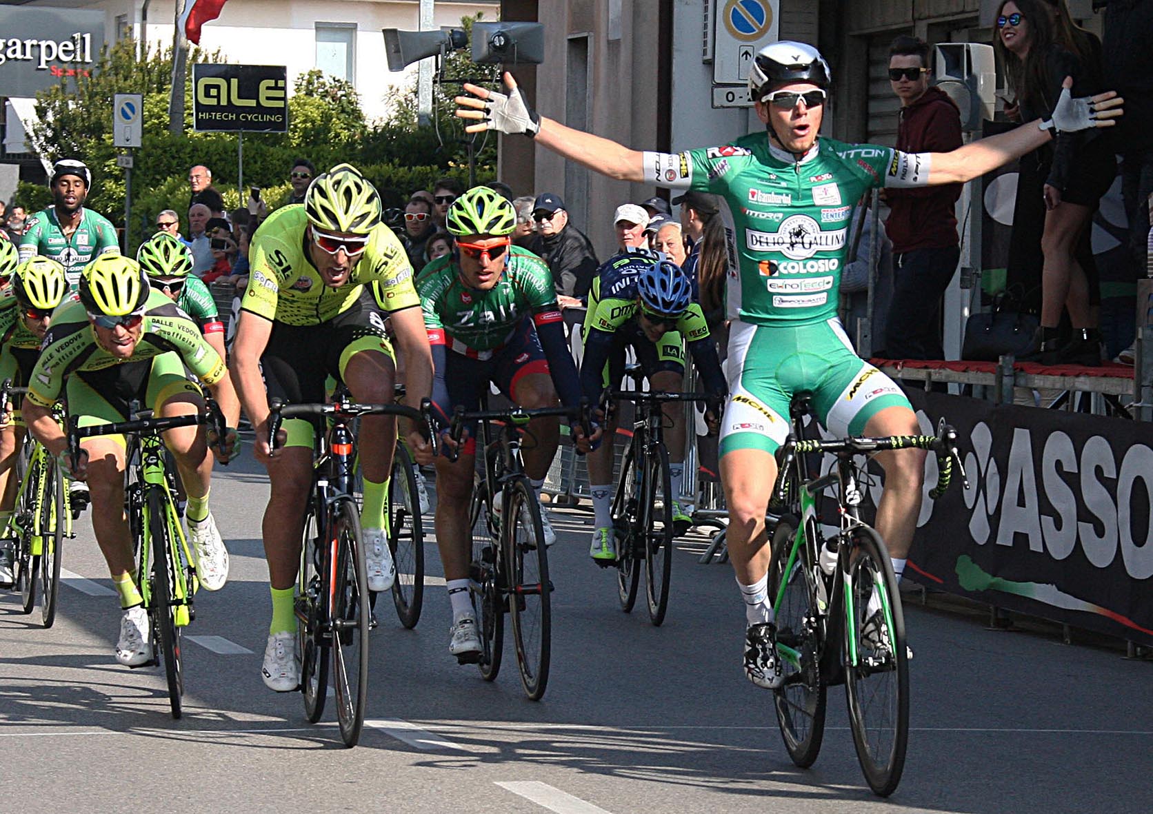 Simone Zanni vince a Camponogara