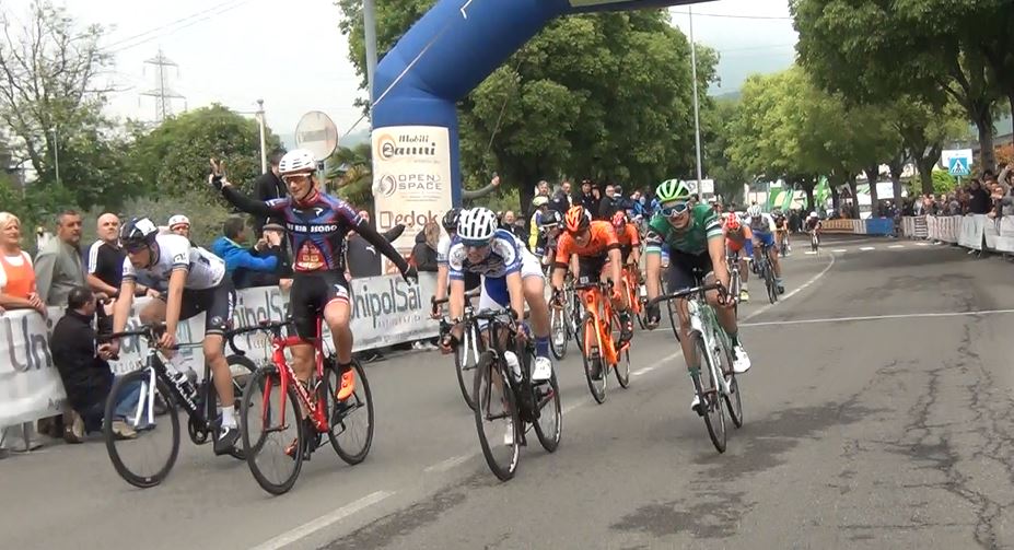 Stefano Corti vince a Passirano