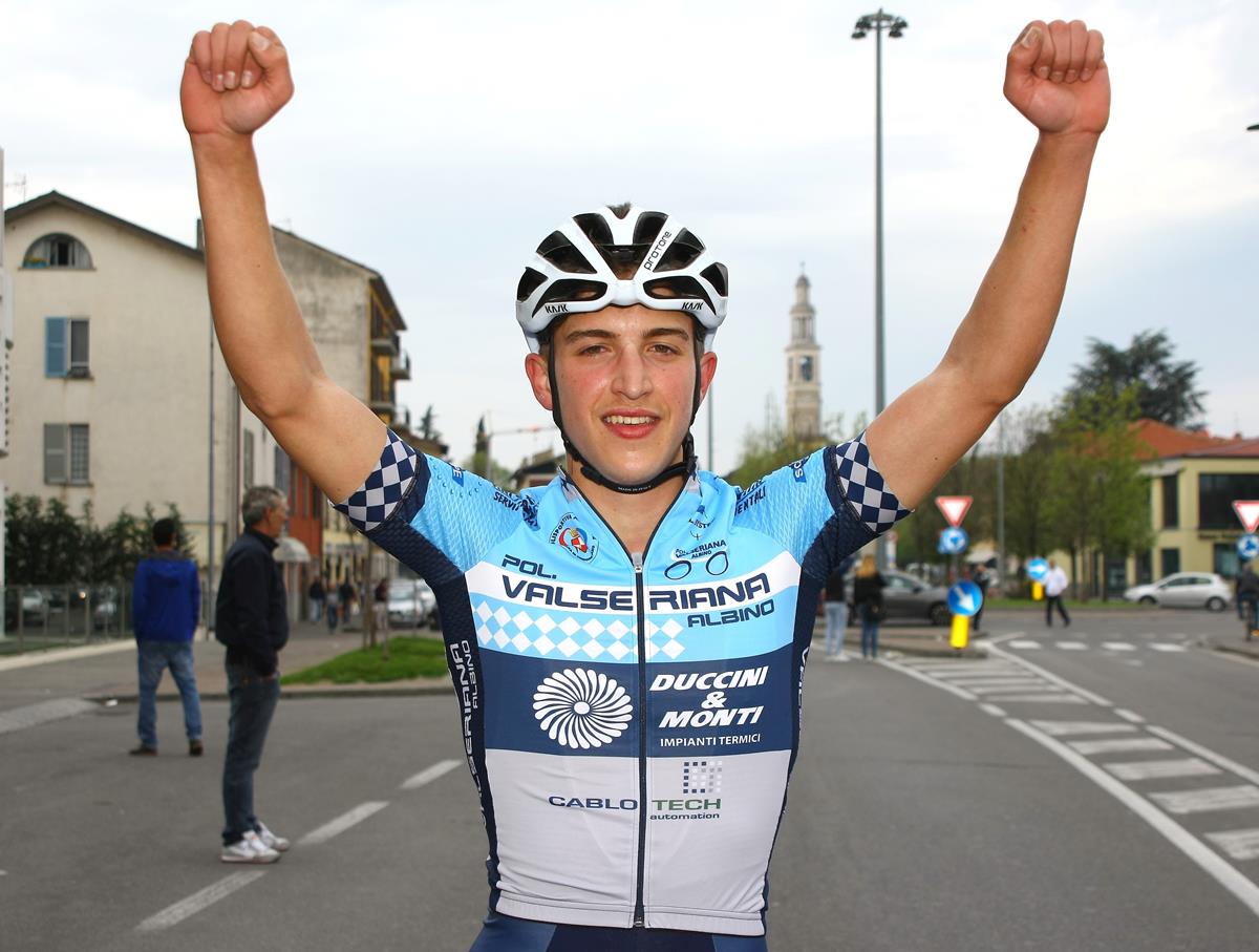 Davide Persico festeggia la seconda vittoria stagionale in due gare disputate