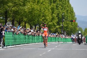 Marco Canola vince la seconda tappa del Tour of Japan 2017