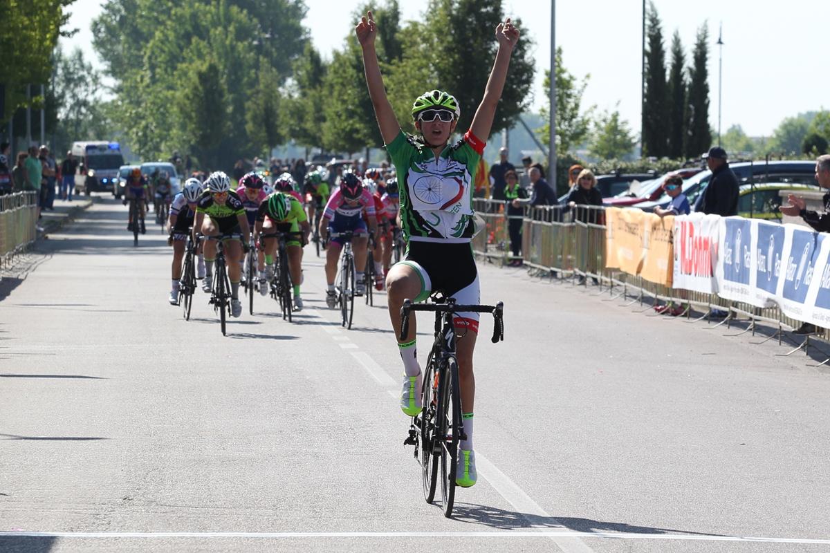Valentina Vighi vince la gara Donne Esordienti di Gazoldo degli Ippoliti