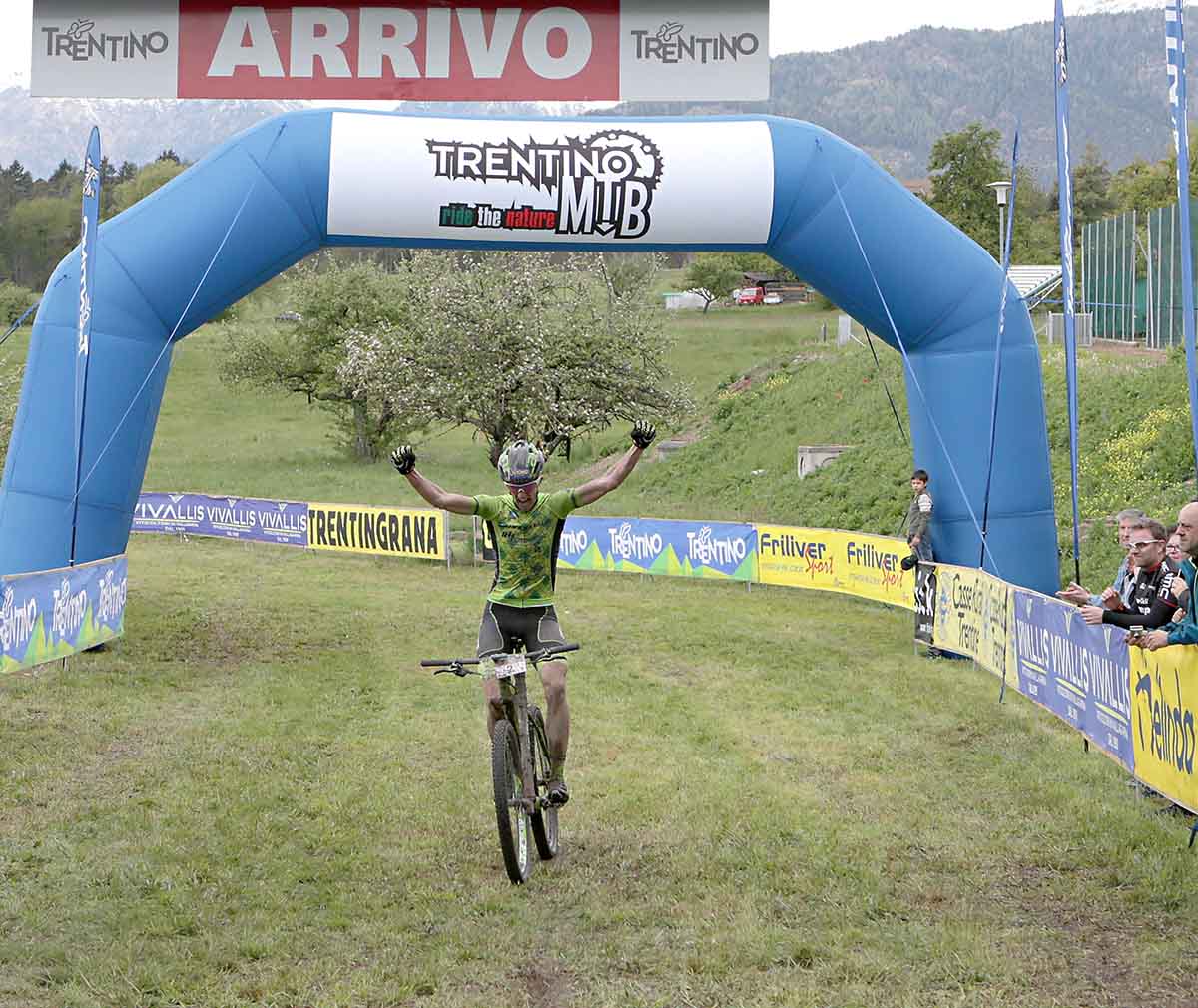 La vittoria di Mattia Longa alla ValdiNon Bike 2017