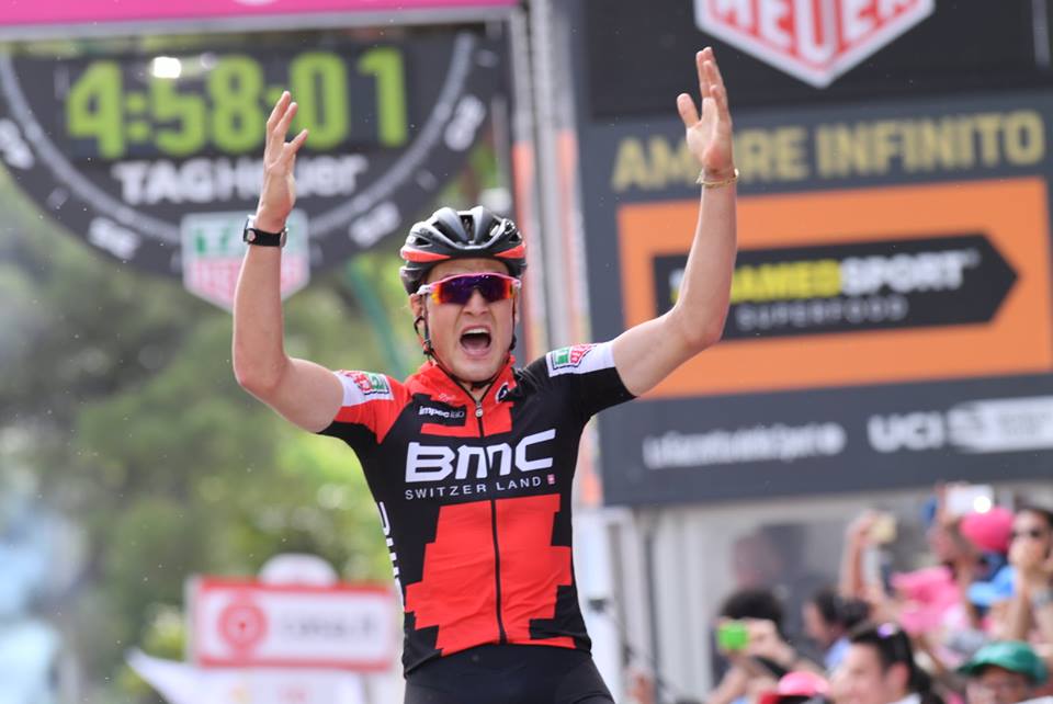 Silvan Dillier vince sullo strappo di Terme Luigiane la sesta tappa del Giro 100