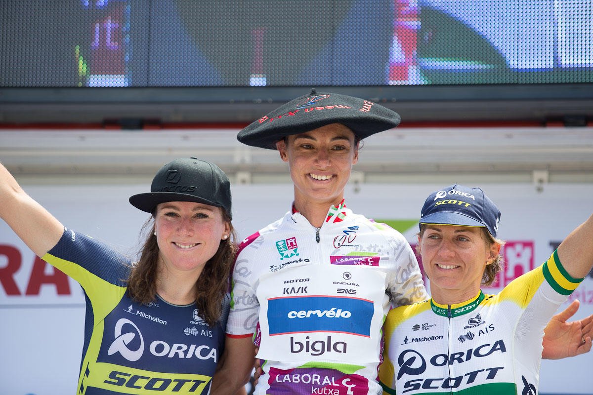 La sudafricana Ashleigh Moolman vince la Emakumeen XXX. Bira