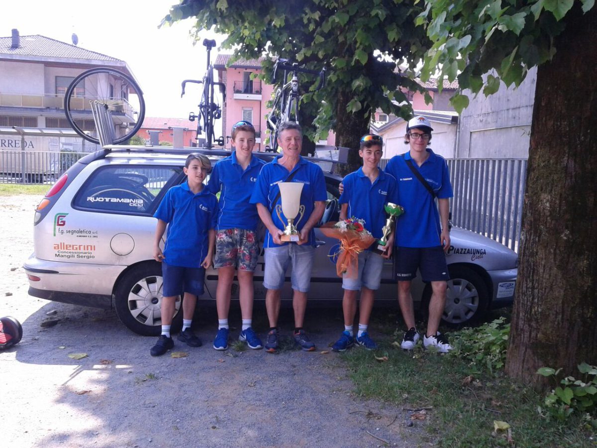 Michael Stucchi festeggia la vittoria tra gli Esordienti 1° anno a Casnigo