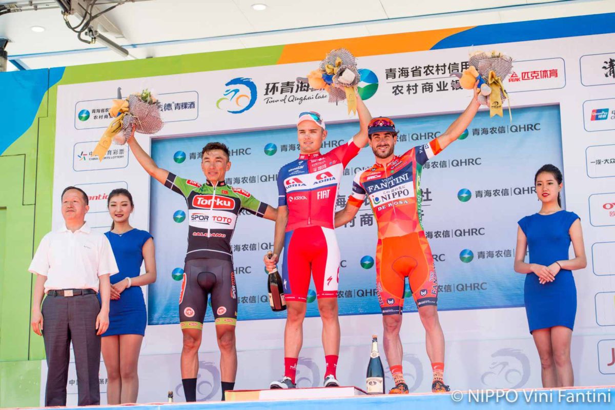 Il podio della seconda tappa del Tour of Qinghai Lake