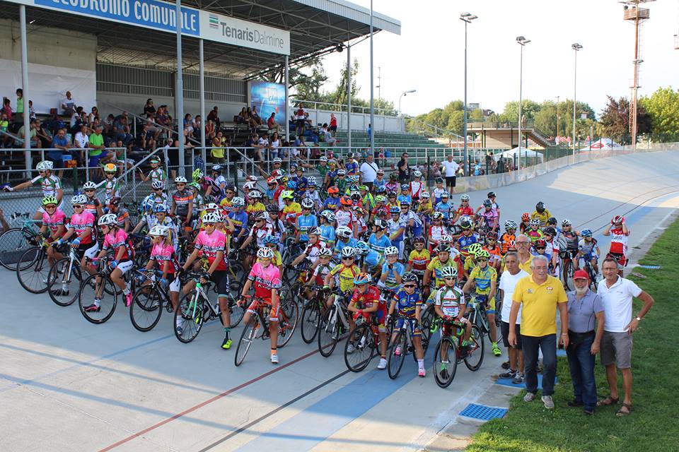 Il gruppo dei ragazzi partecipanti alla Mini 3 Sere di Dalmine 2017