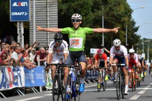 Kristoffer Halvorsen vince la terza tappa del Tour de l'Avenir 2017