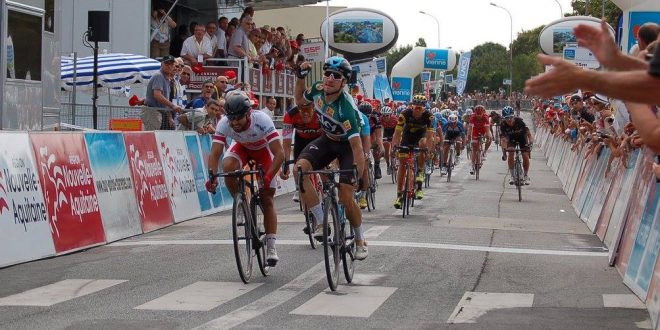 Elia Viviani vince la terza tappa del Tour du Poitou Charentes 2017
