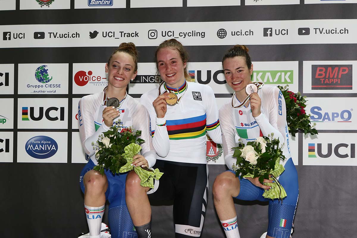 Il podio dell'Inseguimento a squadre Donne Junior 2017