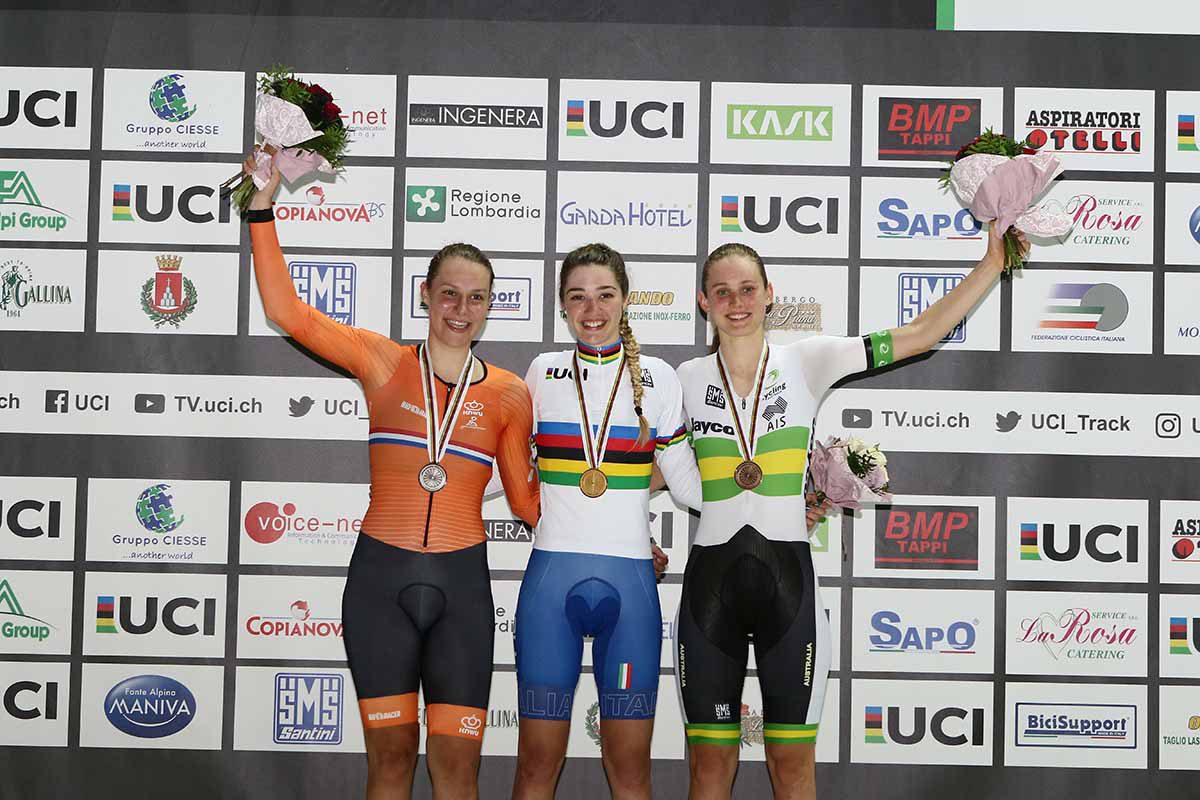 Il podio del Mondiale Scratch Donne Junior vinto da Martina Fidanza