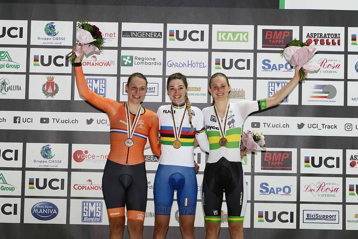 Il podio del Mondiale Scratch Donne Junior vinto da Martina Fidanza