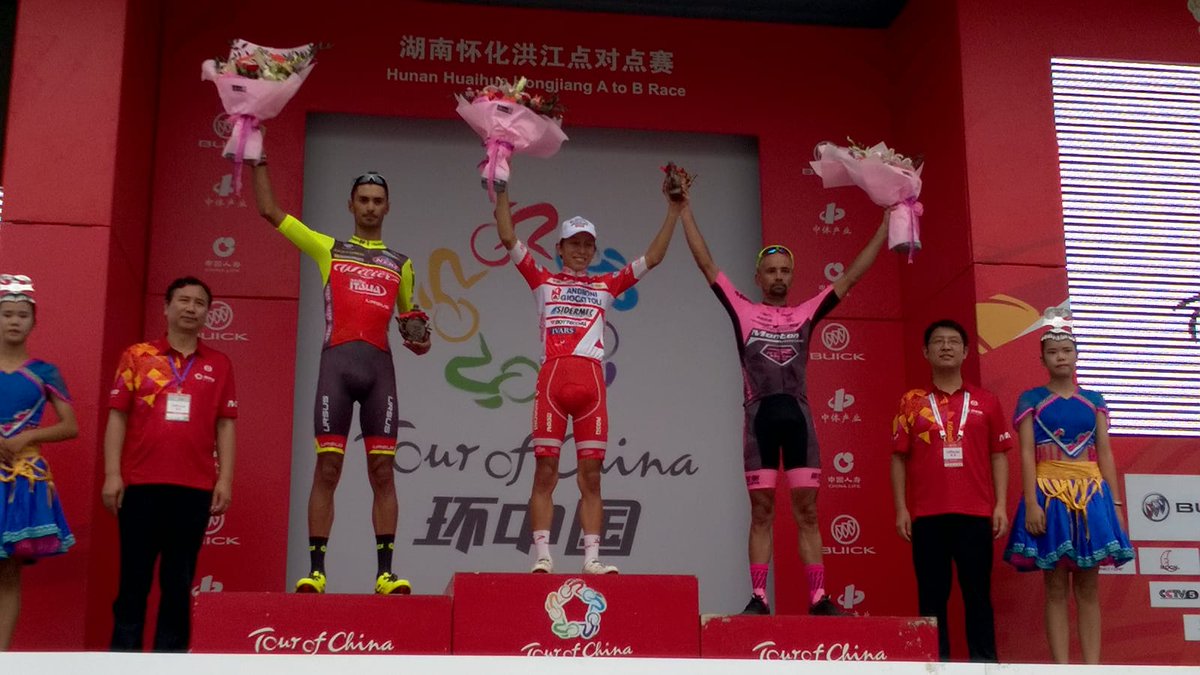 Il podio della prima tappa del Tour of China II vinta da Kevin Rivera