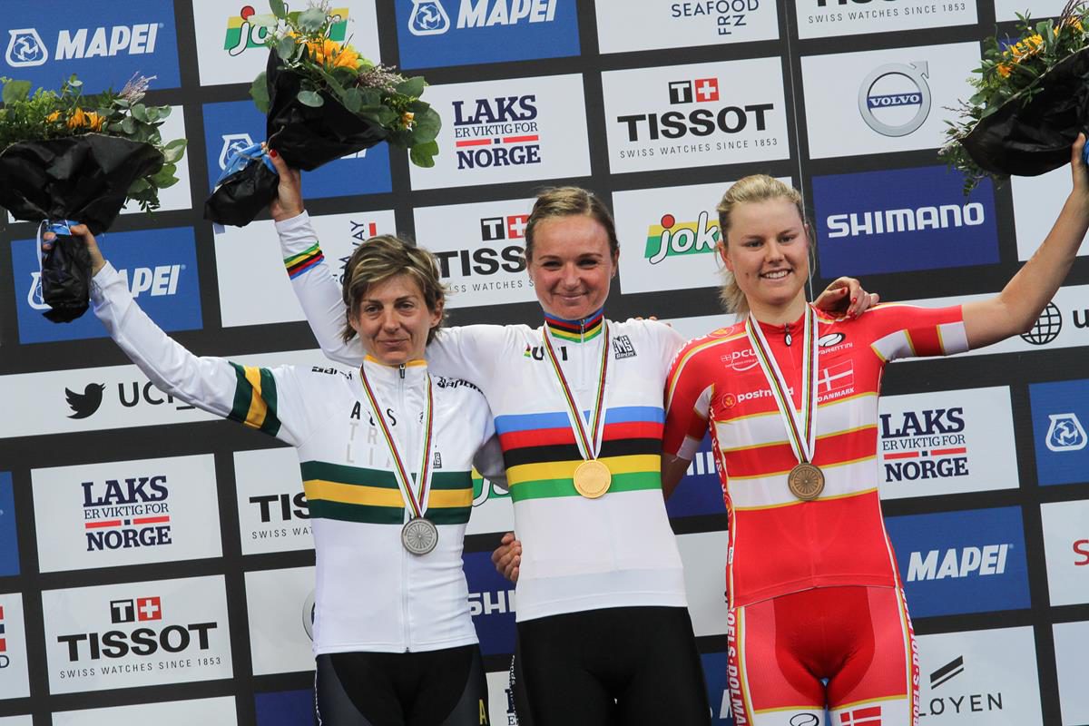 Il podio del Mondiale Donne Elite 2017 a Bergen vinto da Chantal Blaak