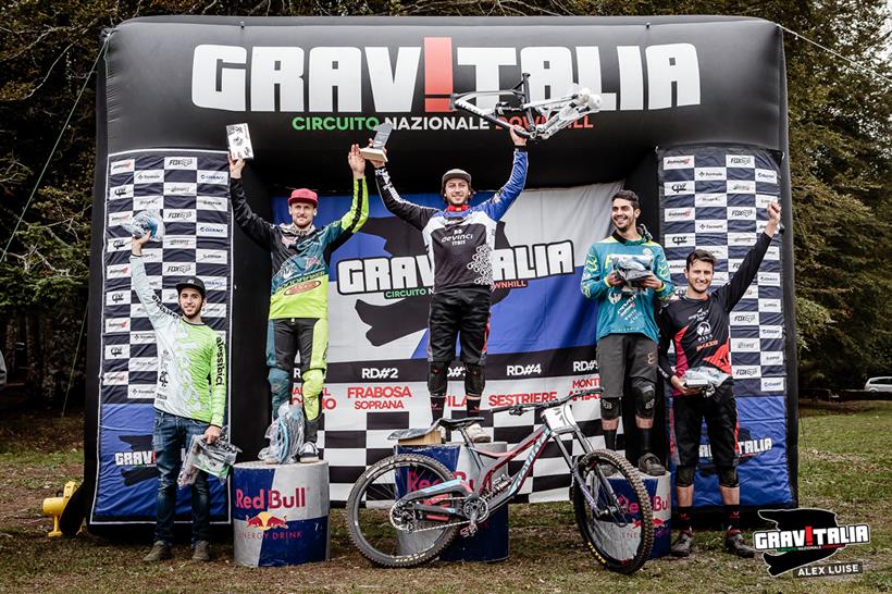 Il podio finale maschile di Gravitalia 2017