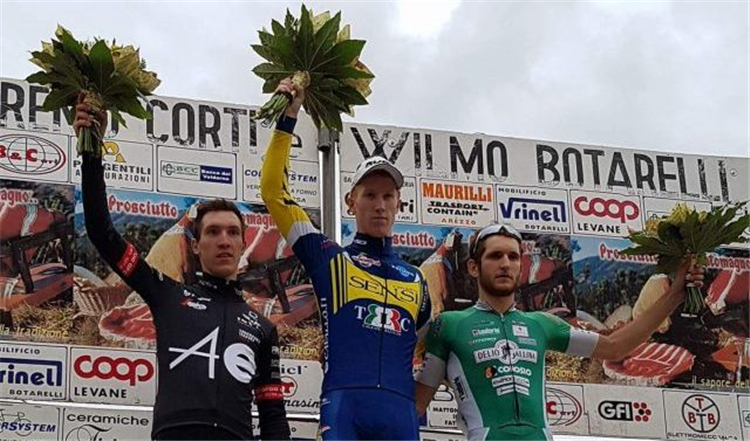 Il podio della gara di Bucine vinta da Mirco Sartori