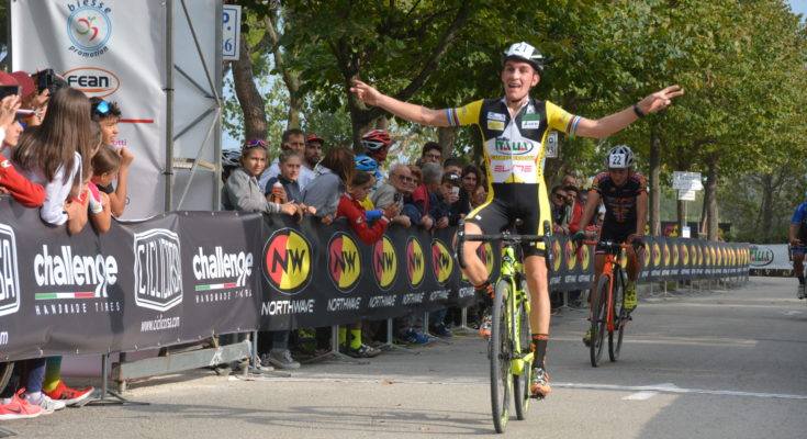 Stefano Sala vince a Numana la prima prova del Giro d'Italia Ciclocross