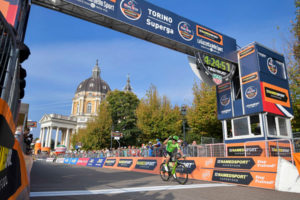 Rigoberto Uran vince la Milano-Torino 2017
