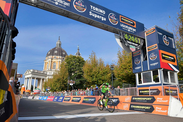 Rigoberto Uran vince la Milano-Torino 2017