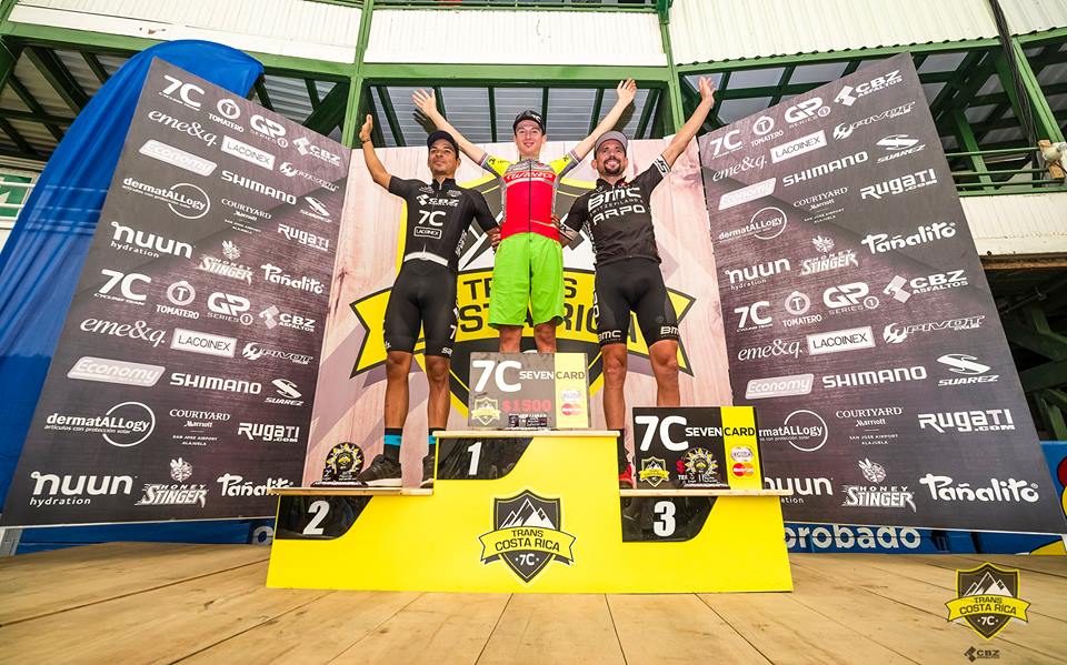 Il podio finale della Trans Costa Rica 2017 vinta da Tony Longo