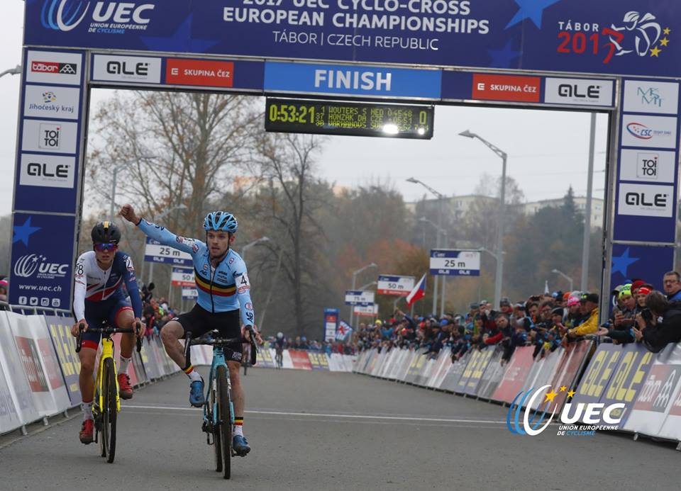 Eli Iserbyt batte Thomas Pidcock ed è campione europeo ciclocross U23