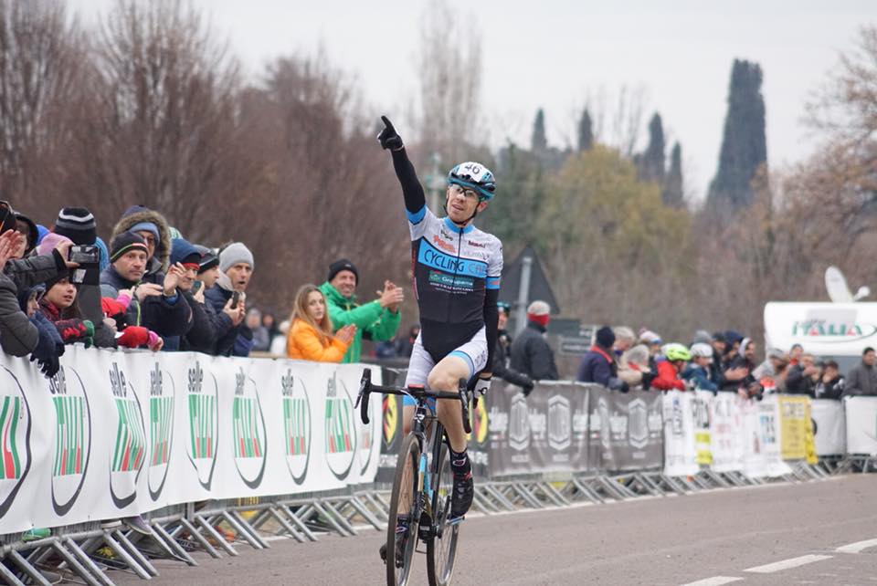 Cristian Cominelli vince a San Michele dei Mucchietti la prova del Giro Italia Ciclocross