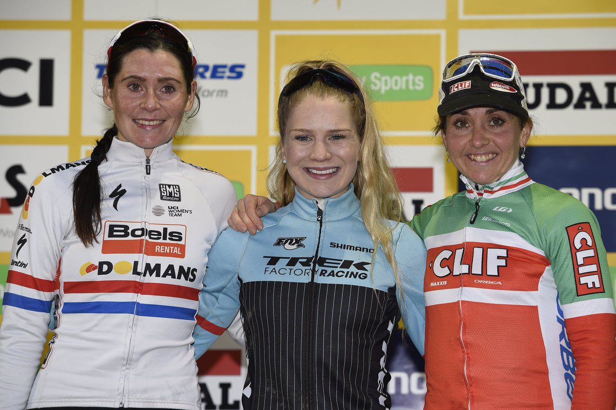 Il podio femminile della prova di Coppa del Mondo Ciclocross di Namur