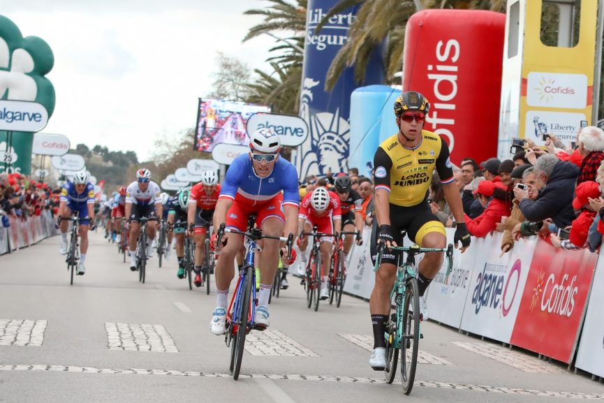 Dylan Groenewegen vince la prima tappa della Volta ao Algarve