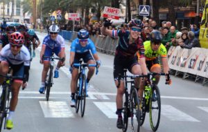 Hannah Barnes vince la prima tappa della Setmana Ciclista Valenciana 2018