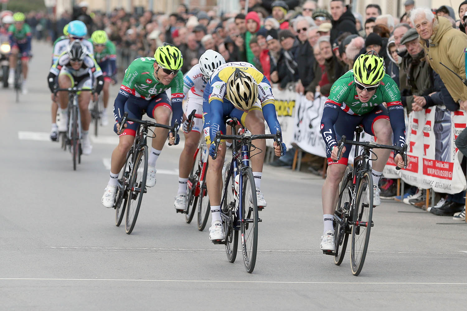 Alberto Dainese vince in volata la Firenze Empoli 2018