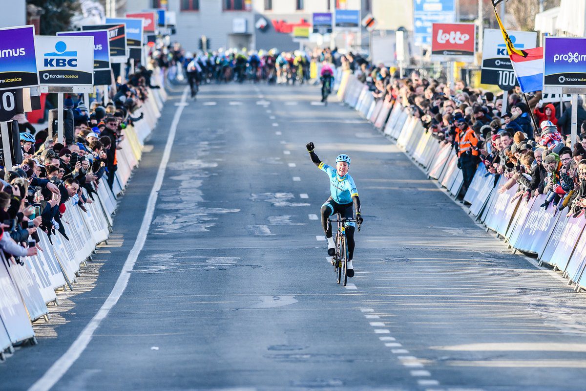 Michael Valgren vince la Omloop Het Nieuwsblad 2018