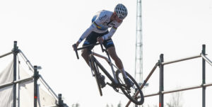 Mathieu Van Der Poel vince anche l'ultima prova del Superprestige a Middelkerke
