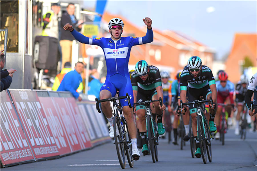 Álvaro José Hodeg vince la Handzame Classic 2018
