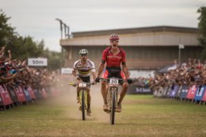 Samuel Gaze batte Nino Schurter a Stellenbosch