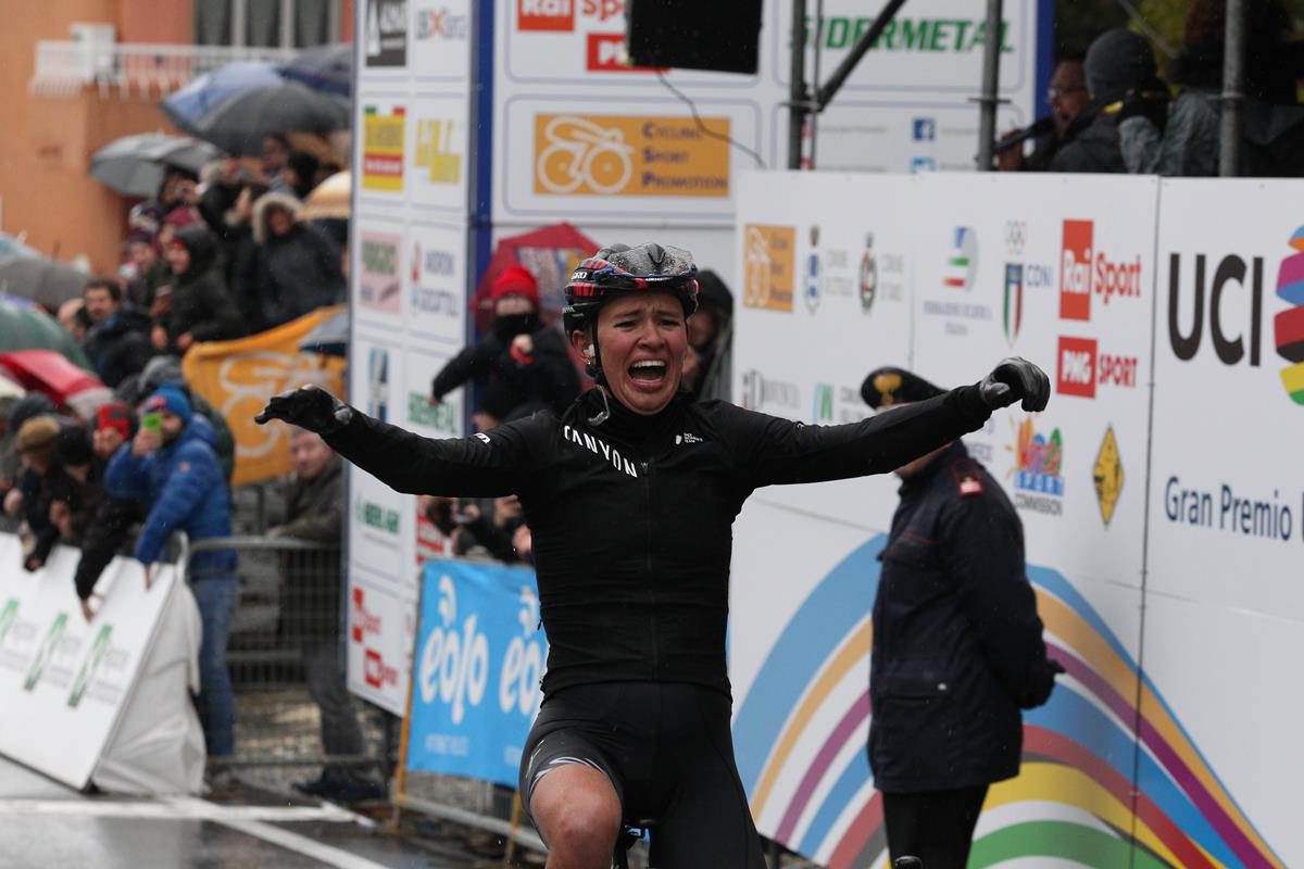 Katarzyna Niewiadoma vince il 20° Trofeo Alfredo Binda a Cittiglio